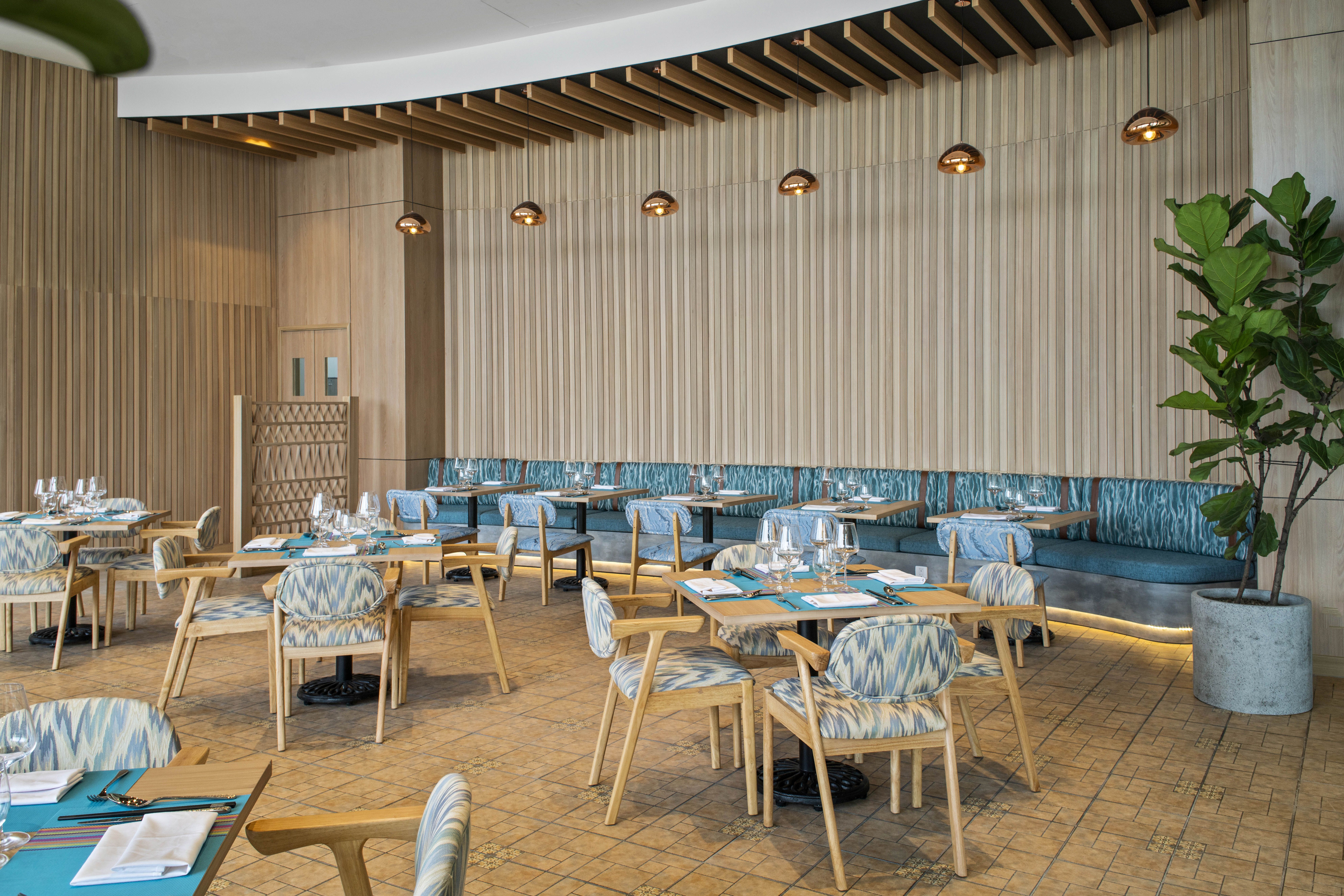 Angsana Ho tram Azura resaurant